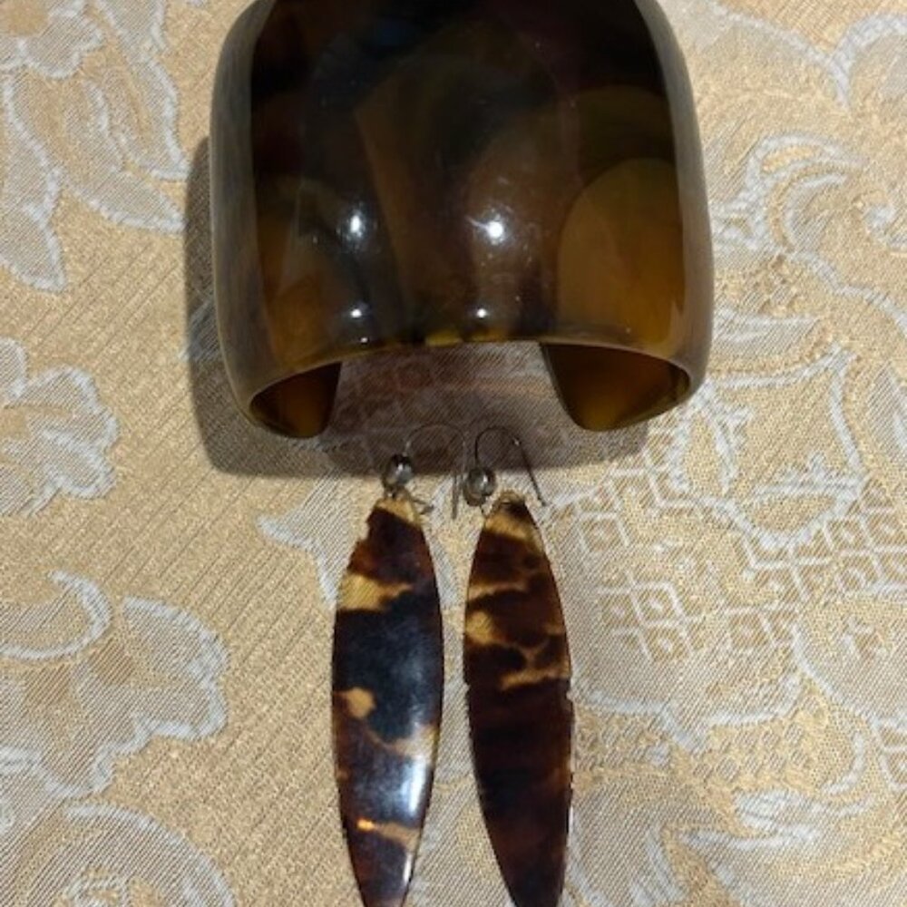 LUCITE Brown Amber Wide Bracelet Earrings SET - Picture 6 of 8